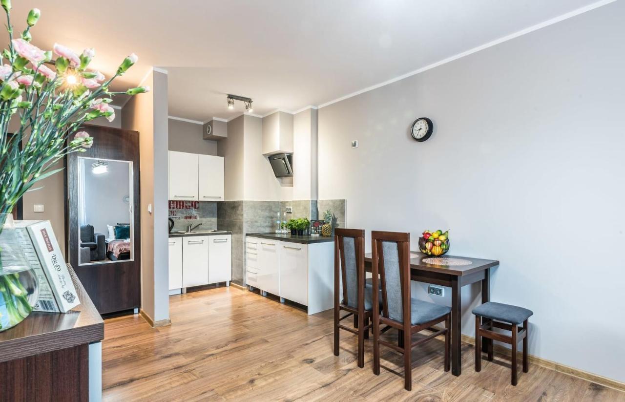Rent Like Home - Gwiazdzista 10 Wroclaw Ngoại thất bức ảnh